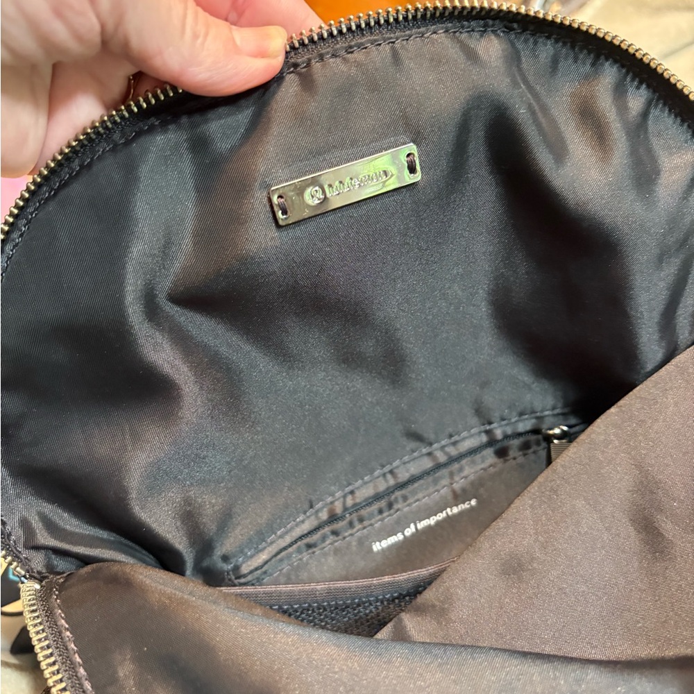 Lululemon Athletica Abstract Blue Crossbody Bag - Picture 10 of 13
